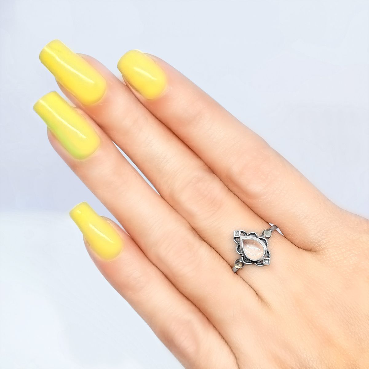 ANDREA COGGIOLA JOYAS - Anillo Loto Cuarzo Rosa  Plata Fina 925 Envejecido