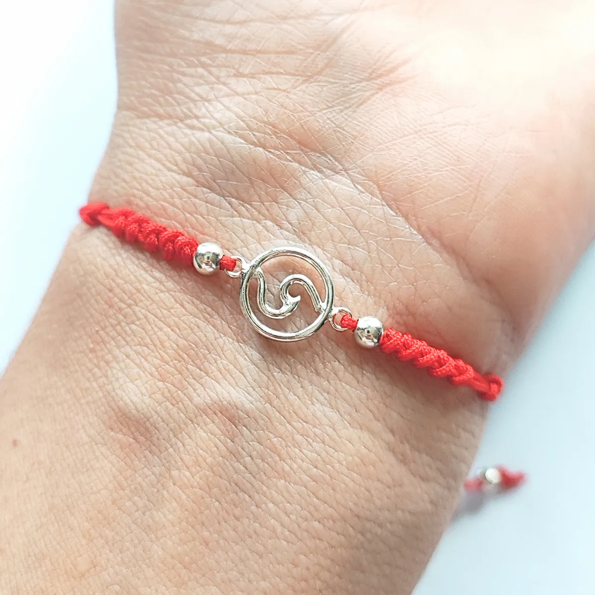 COGGIOLA - Pulsera Ola Plata Fina 925 Cordón Rojo