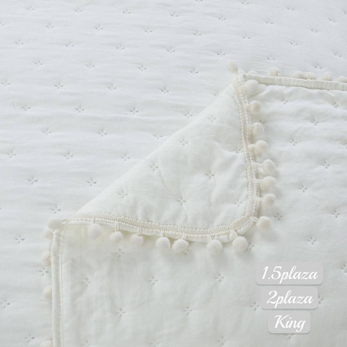 ANGELES DEL HOGAR - Cubrecama Quilt de Algodón con Pompón king