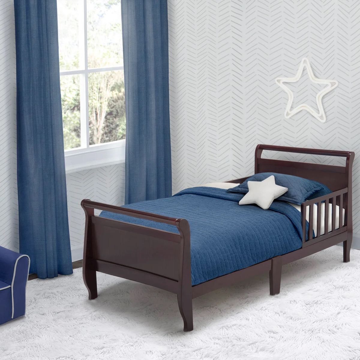 DELTA CHILDREN - CAMA DE TRANSICIÓN PARA CONTEMPORANEA TRINEO CHERRY