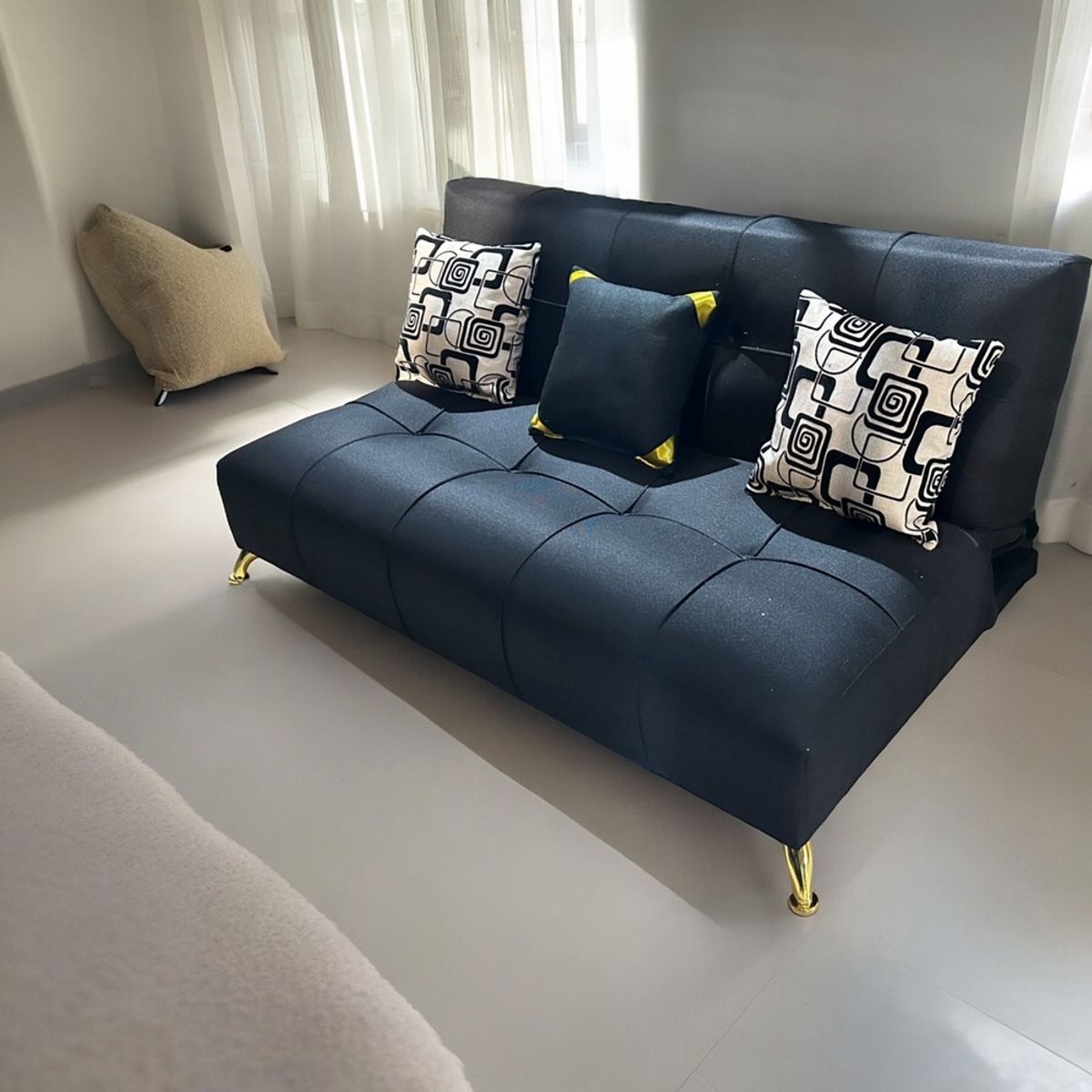 GENERICO - FUTON PEQUEÑO DE 150 CM ECO GOLD BLACK con cojines