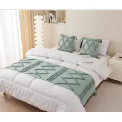 ANGELES DEL HOGAR - Pieceras Bordadas con Pompones + 2 Fundas De Cojin 2 plazas/King