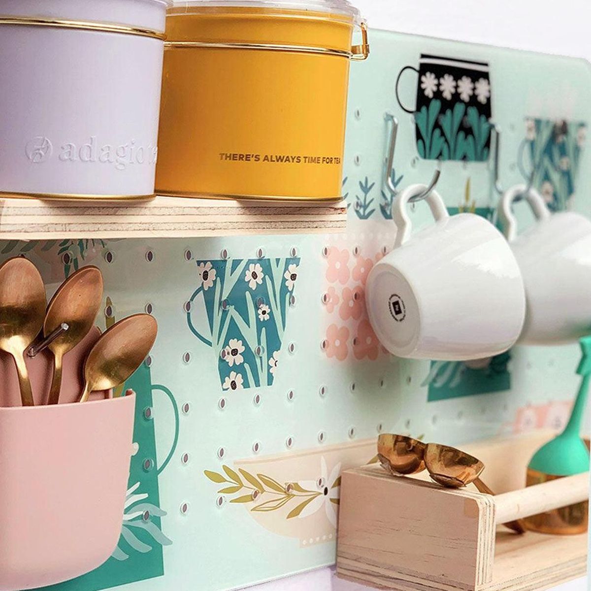 GIROM - Panel organizador de pared acrilico Hora de te 60x50cm