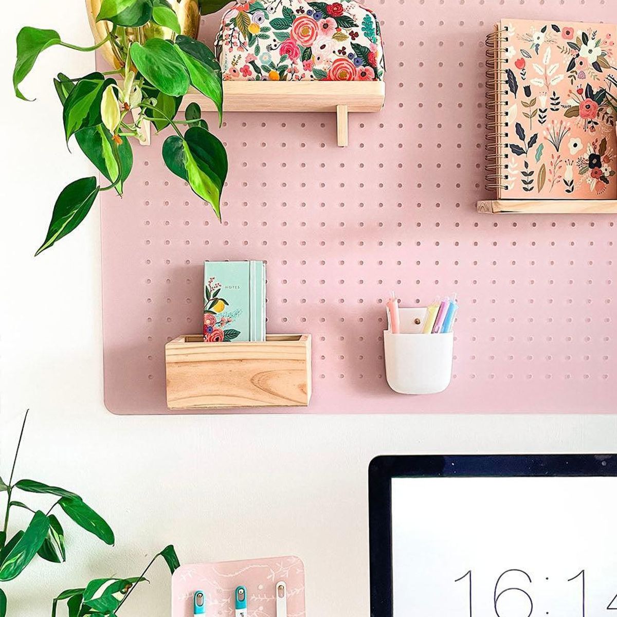 GIROM - Panel organizador de pared acrilico Rosa oscuro liso 60x50cm