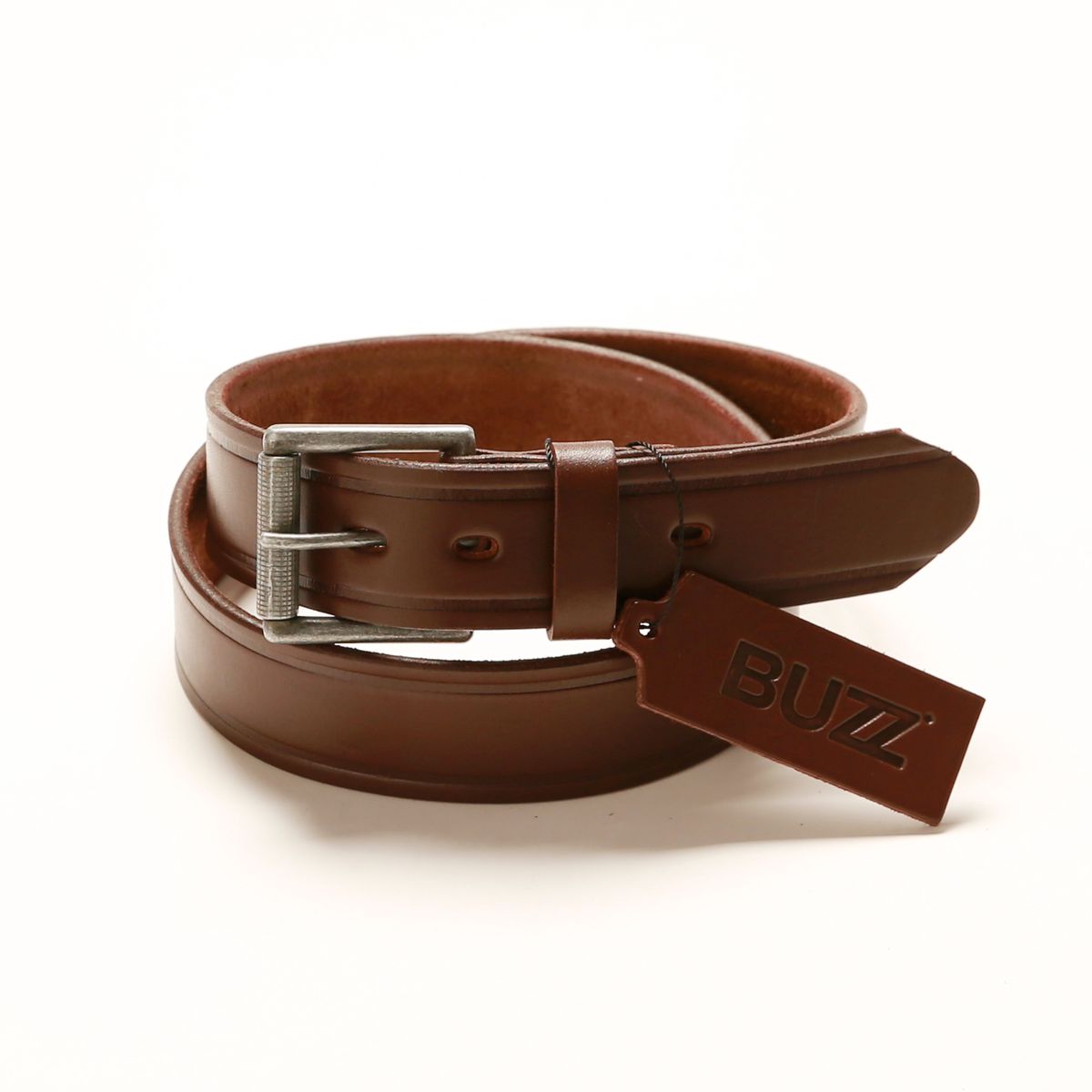 BUZZ - CINTURON HOMBRE DE CUERO CON REMACHES MODELO 2603 MARCA BUZZ.