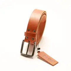 BUZZ - CINTURON HOMBRE DE CUERO CON REMACHES MODELO 2602 MARCA BUZZ.