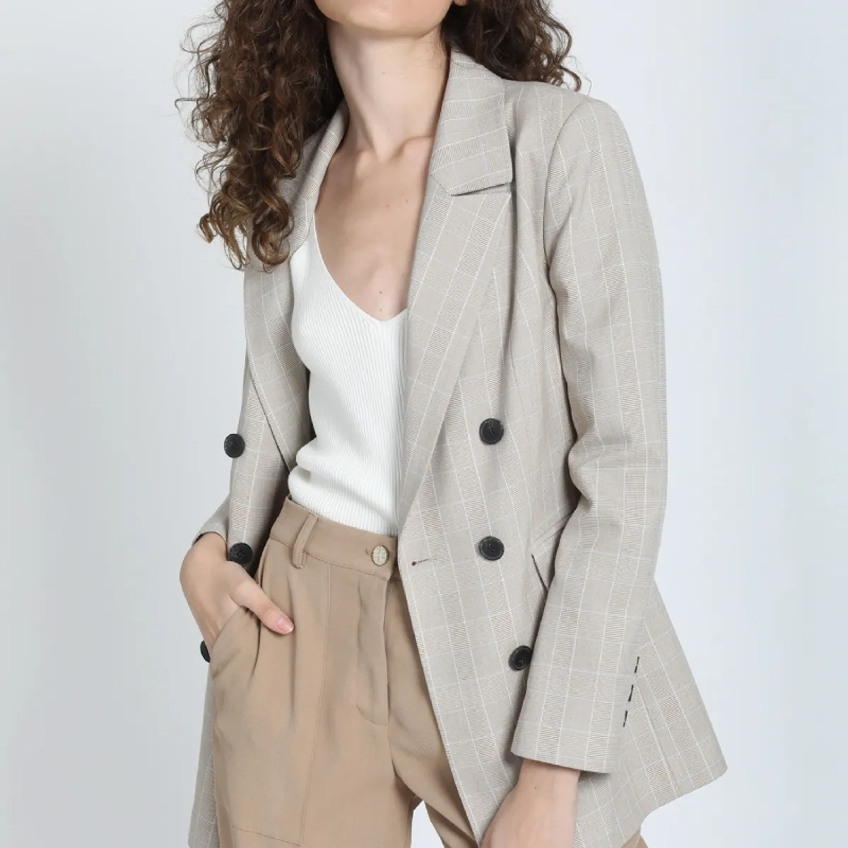 LIOLA - Blazer Cruzado Principe De Gales Beige Liola
