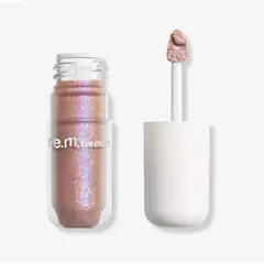 REM BEAUTY - Sombra Líquida para Ojos en Fembot by Ariana Grande.