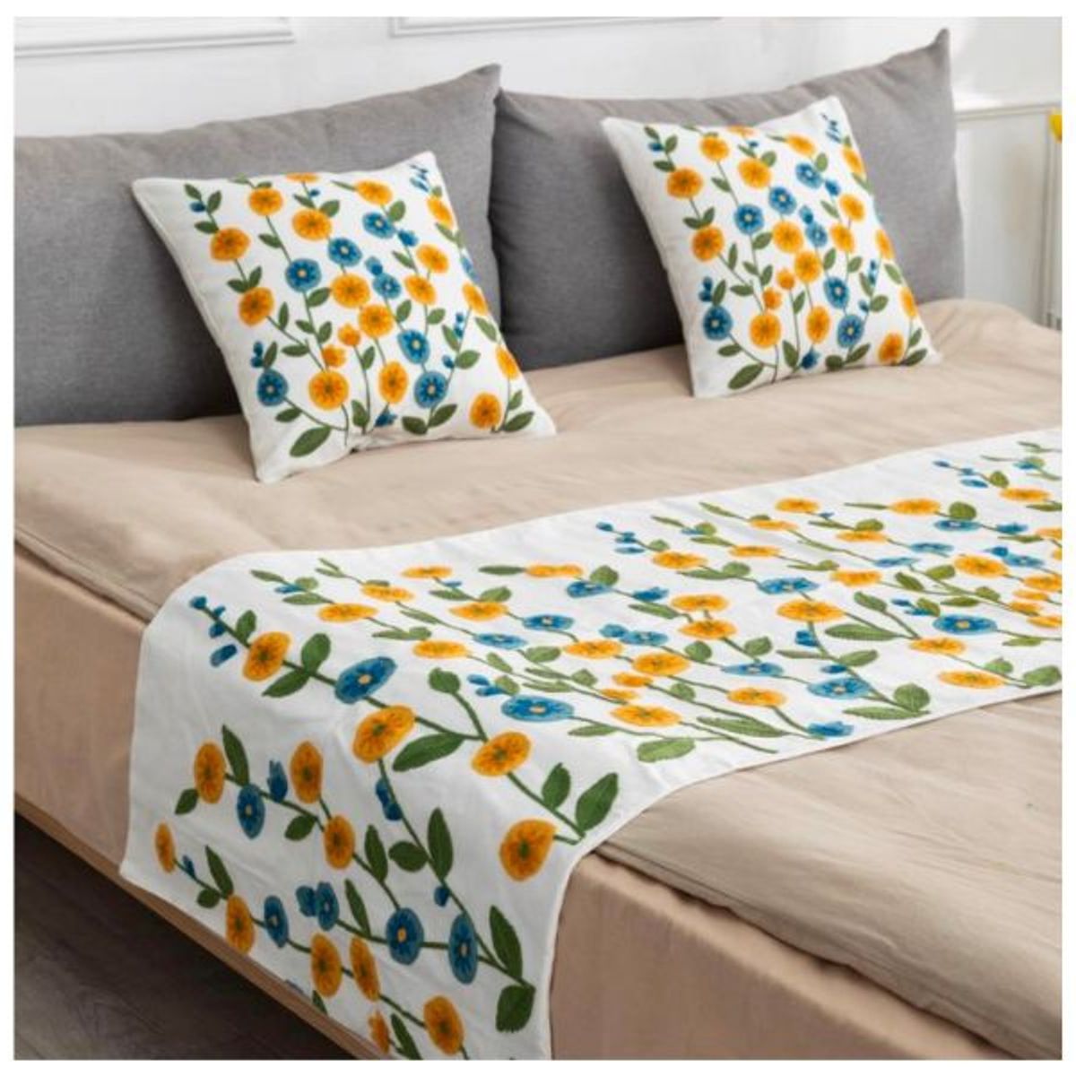 GENERICO - Piecera Bordada 2 Plazas 70 x 210 cm Orquídeas Amarillas Azules