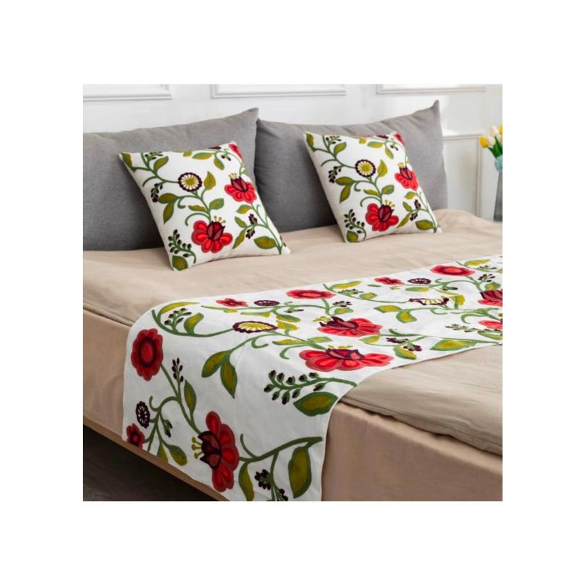 GENERICO - Piecera Bordada 2 Plazas 70 x 210 cm Flores Rojas