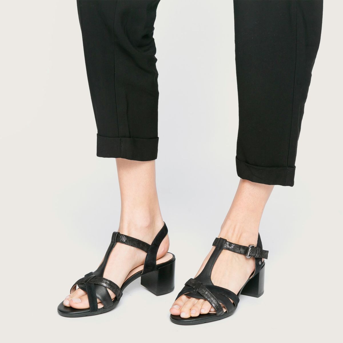 GEOX - Sandalia Mujer Cuero Negra