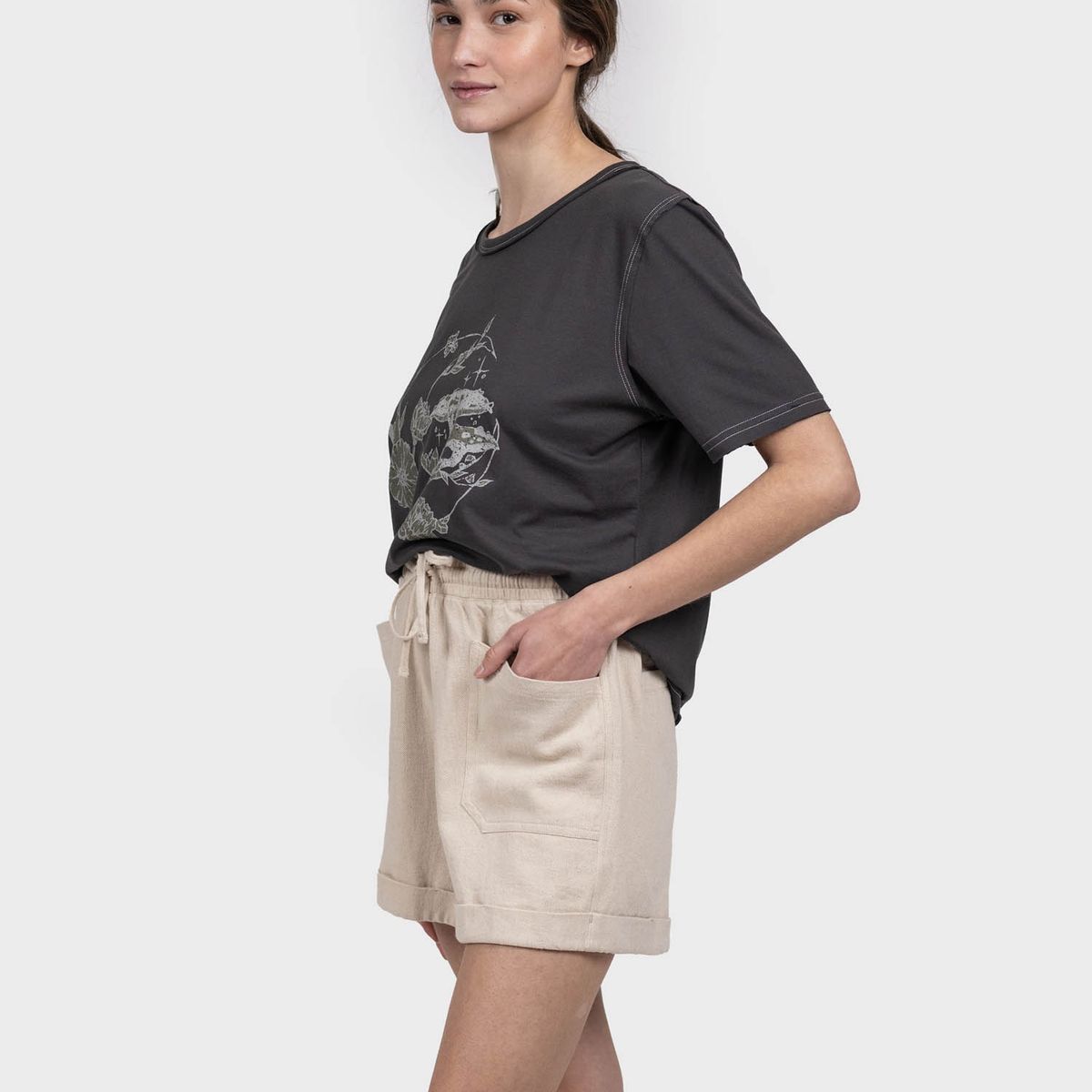 GNOMO - Short Lino Gurip Mujer Sand Gnomo