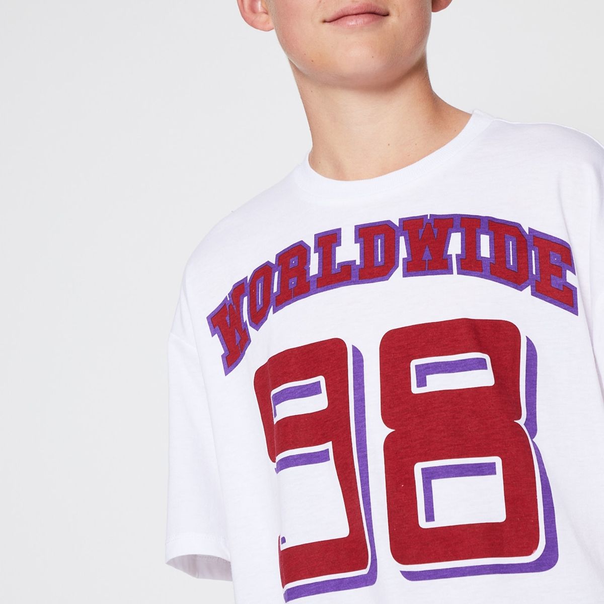 FAMILY SHOP - Polera Juvenil Niño Oversize Print Racer Blanco Family Shop