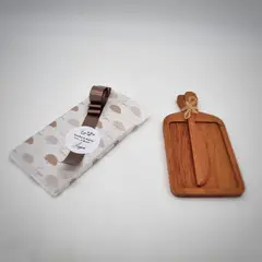 ROU ESENCIA NATURAL - Mantequillera o tabla para queso crema con cuchillo 19 x 10 cm.