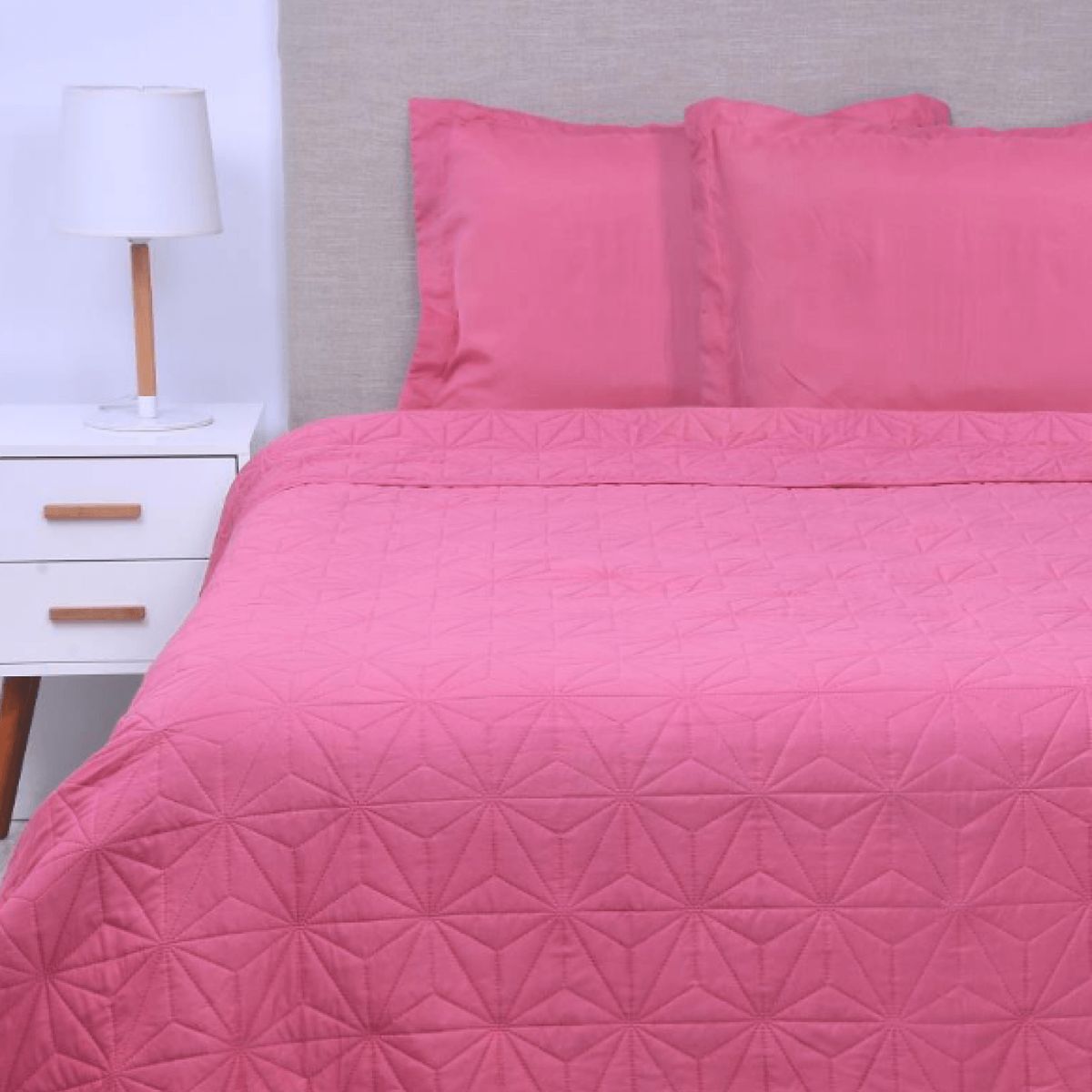 MASHINI - Quilt Cordoba Liso 1.5 Plazas Fucsia