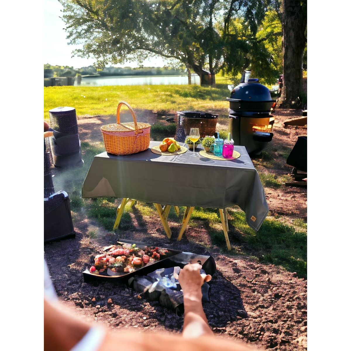 EN VARA'S MEATS & GRILL - Mantel Parrillero Picnic Deluxe 170x140cms Water and sun  proof