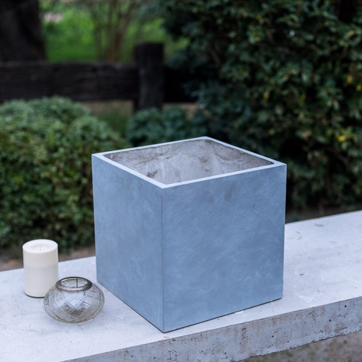 VADELL - Macetero cuadrado M color gris