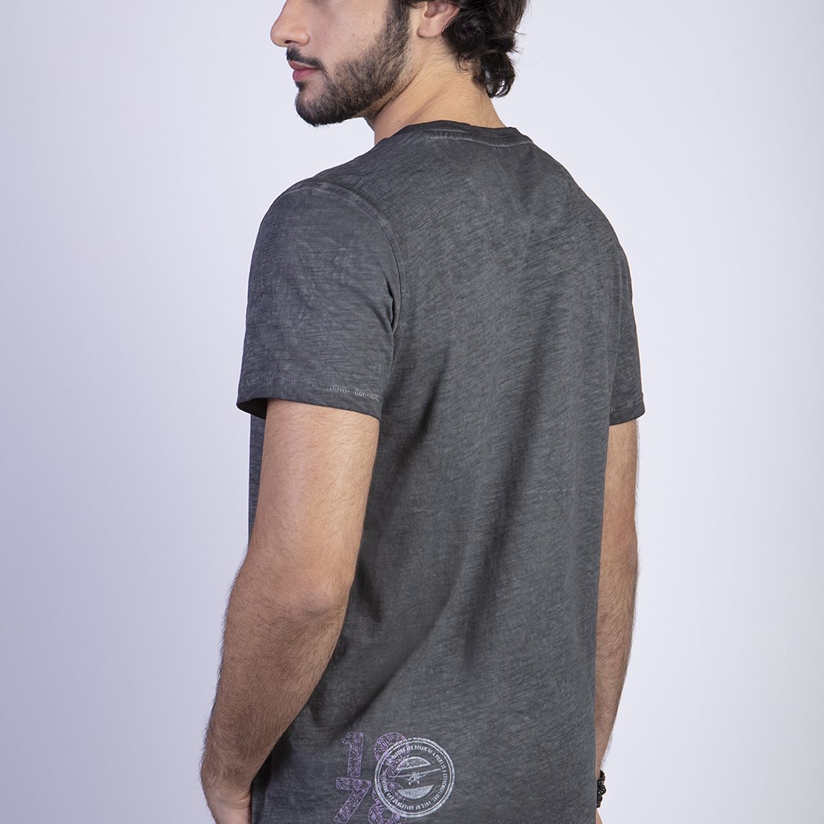 FEROUCH - Polera Dirty Wash New York Negro Ferouch