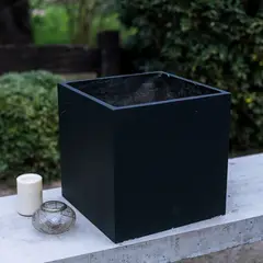 VADELL - Macetero cuadrado M color negro