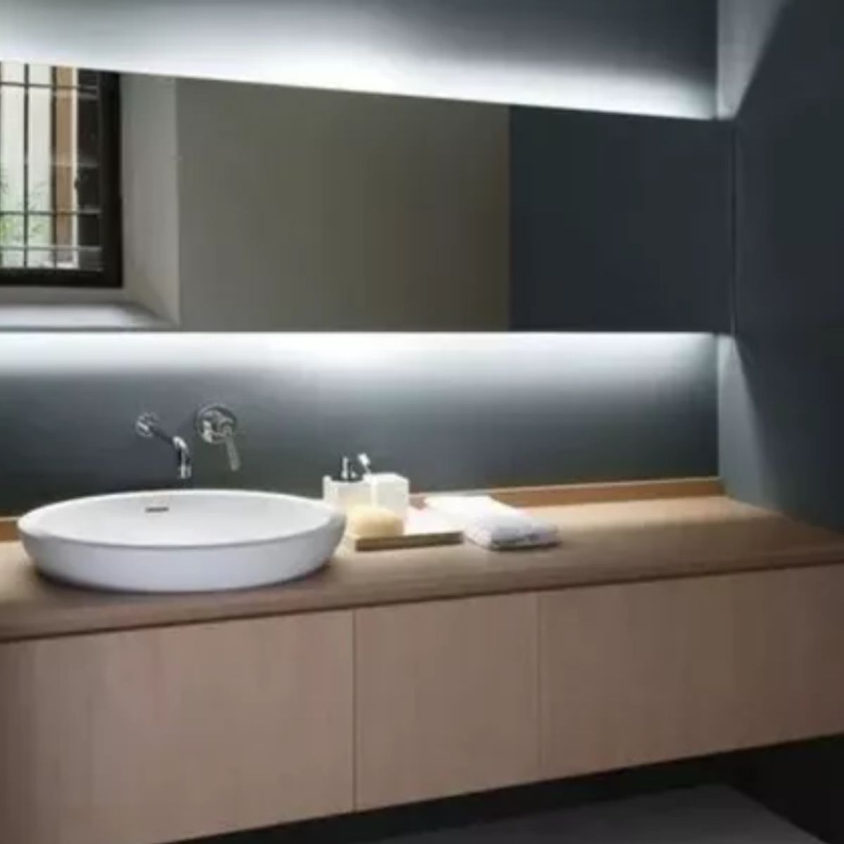 ELECTRICA STORE - CINTA LED IMPERMEABLE 15 METROS LUZ FRÍA + CONECTOR