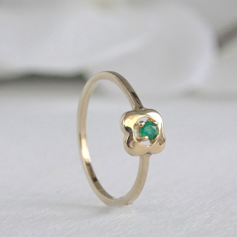 GENERICO - Anillo de compromiso diseño flor con esmeralda natural