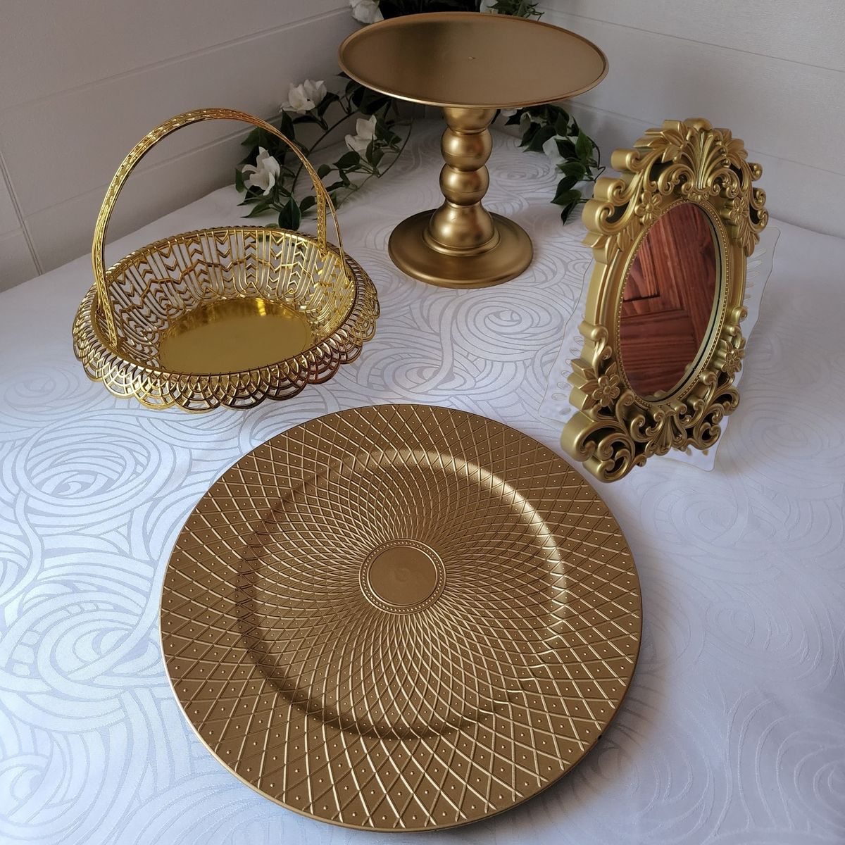 GENERICO - Set 4 Piezas Candy Bar Dorado (Alzador, Canasto, Bandeja) - Dorado