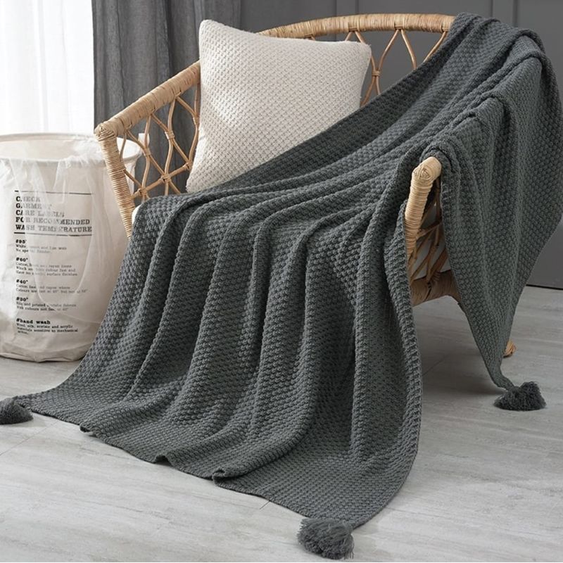 ANGELES DEL HOGAR - Manta o piecera para sofa  y camas tejida con Borlas 130xm x 150cm