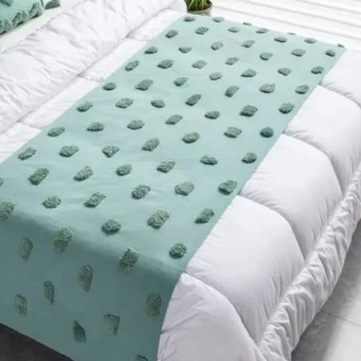 ANGELES DEL HOGAR - Piecera Sola Bordada para 2 plazas y King