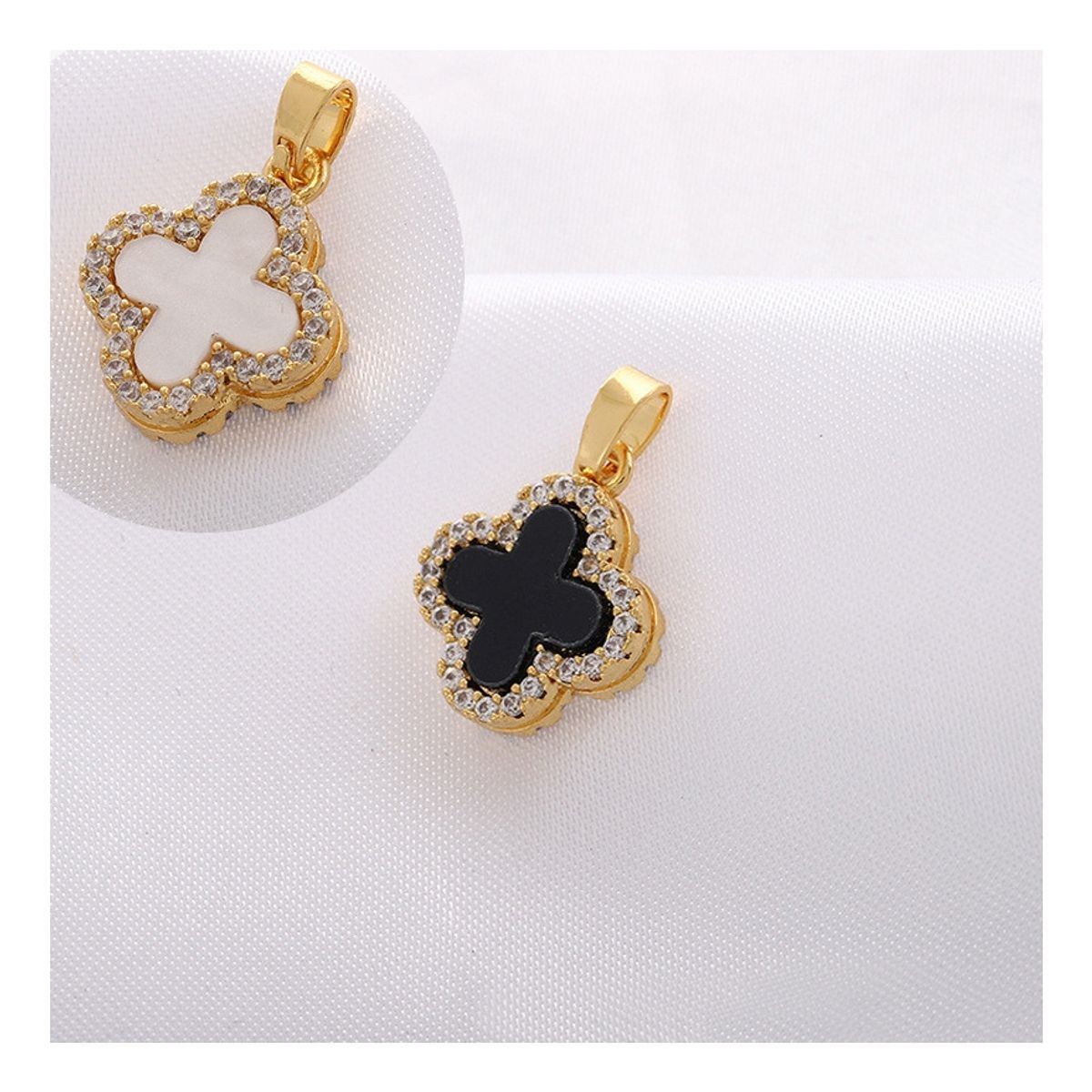 ZG JOYAS - Collar Dorado Galvanizado En Oro Colgante Trébol Negro Blanco