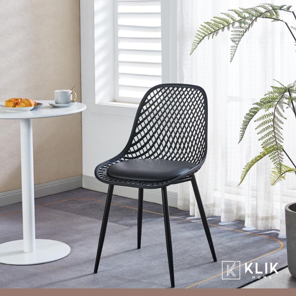 KLIK - Comedor Mesa Redonda Negra 80cm + 4 Sillas Europa Negras KLIK