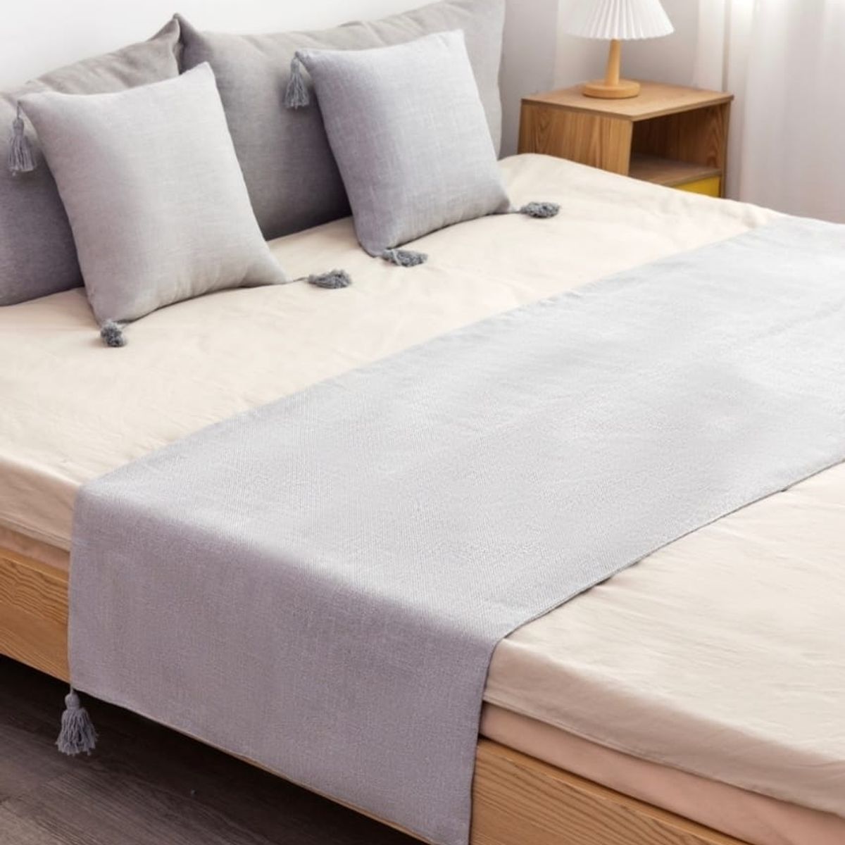 ANGELES DEL HOGAR - Pieceras Plush con pompon sola 2 plazas/King