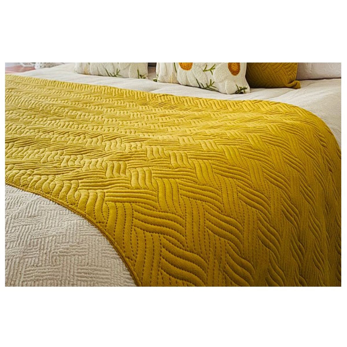 COMPRAPO - Piecera Plush Diseño Mostaza 210x70 para King o 2Plazas