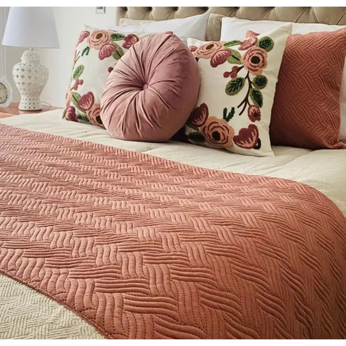 COMPRAPO - Piecera Plush Diseño Rosa 210 x 70 para King o 2Plazas