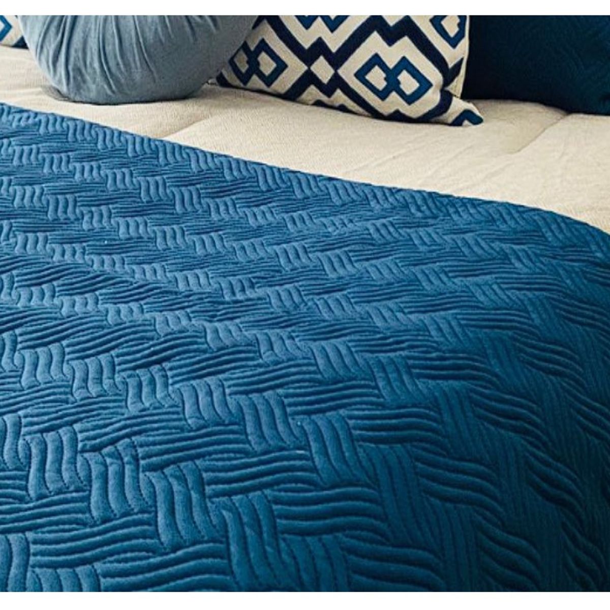 GENERICO - Piecera Plush Diseño Azul Ultramar 210 x 70 para King o 2Plazas