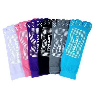 Imagen 2 del producto PAR DE CALCETINES DE YOGA CON DEDOS MORADO