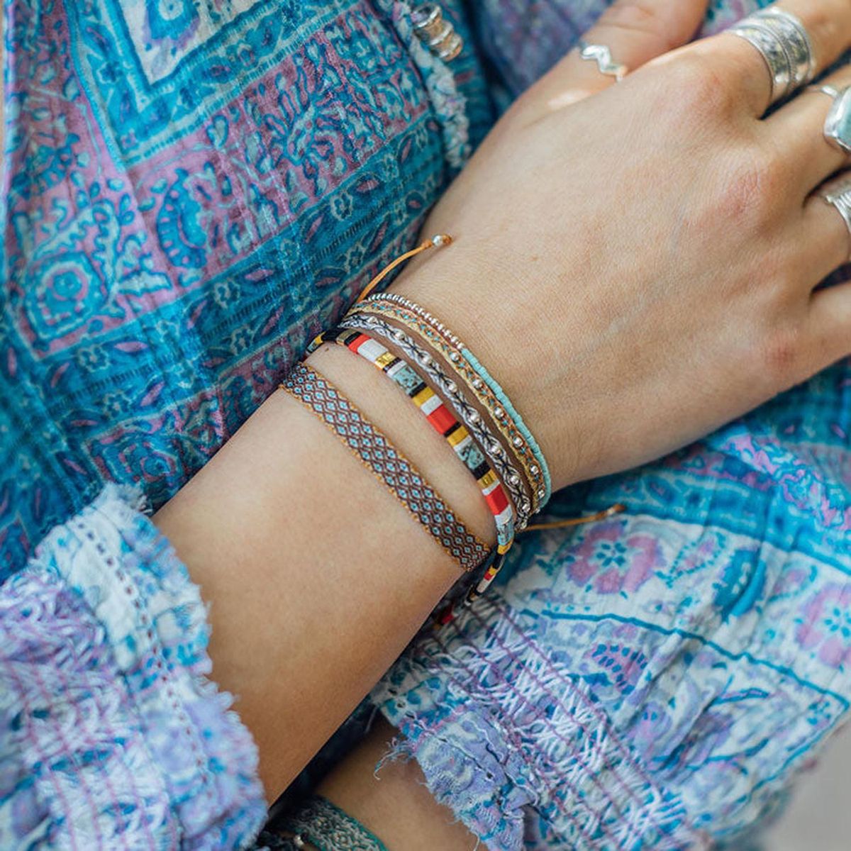 ZAZU - Pulsera Iki Agua con Mostacillas de Plata