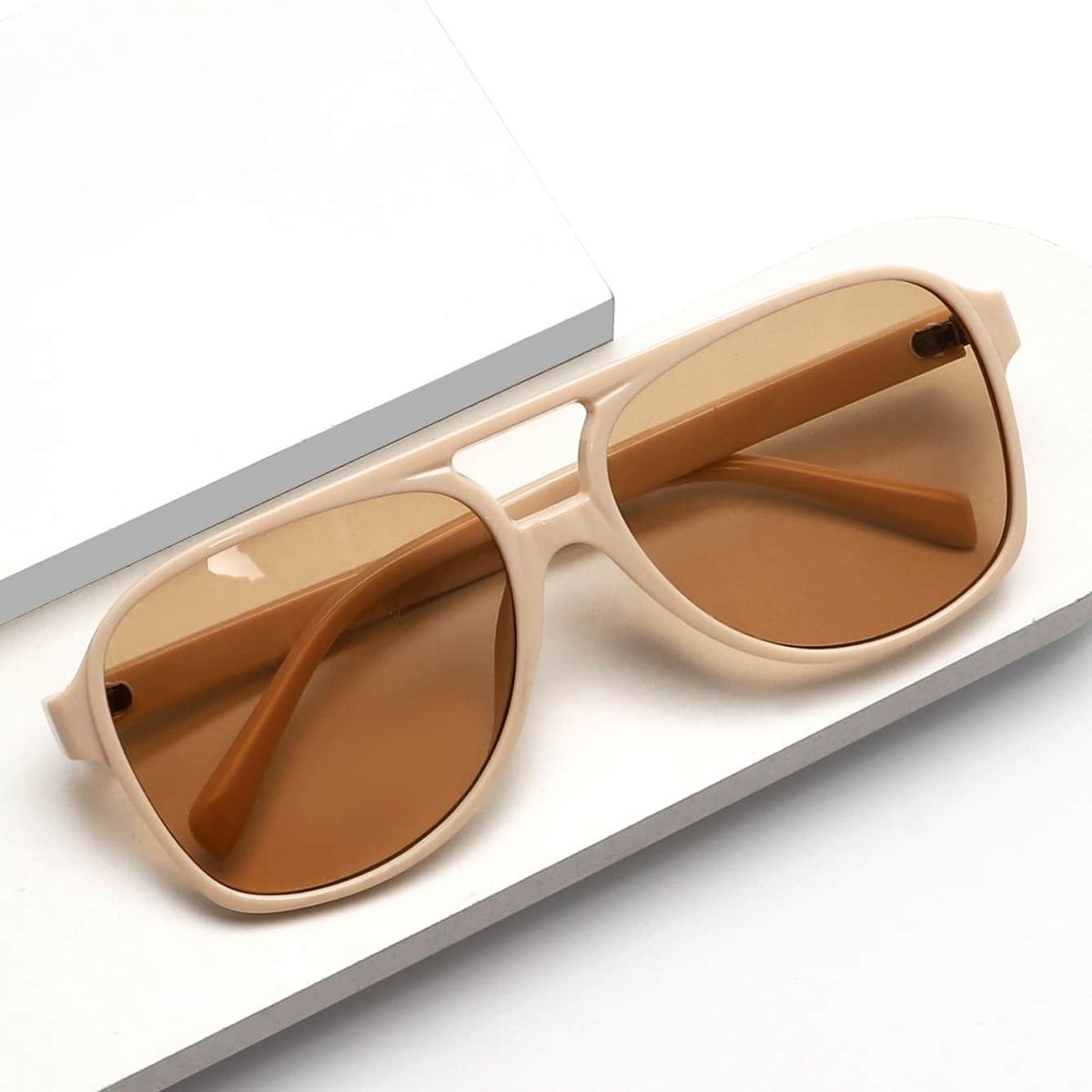 VATYERTY - Gafas de sol para mujeres cuadrado personalidad marron