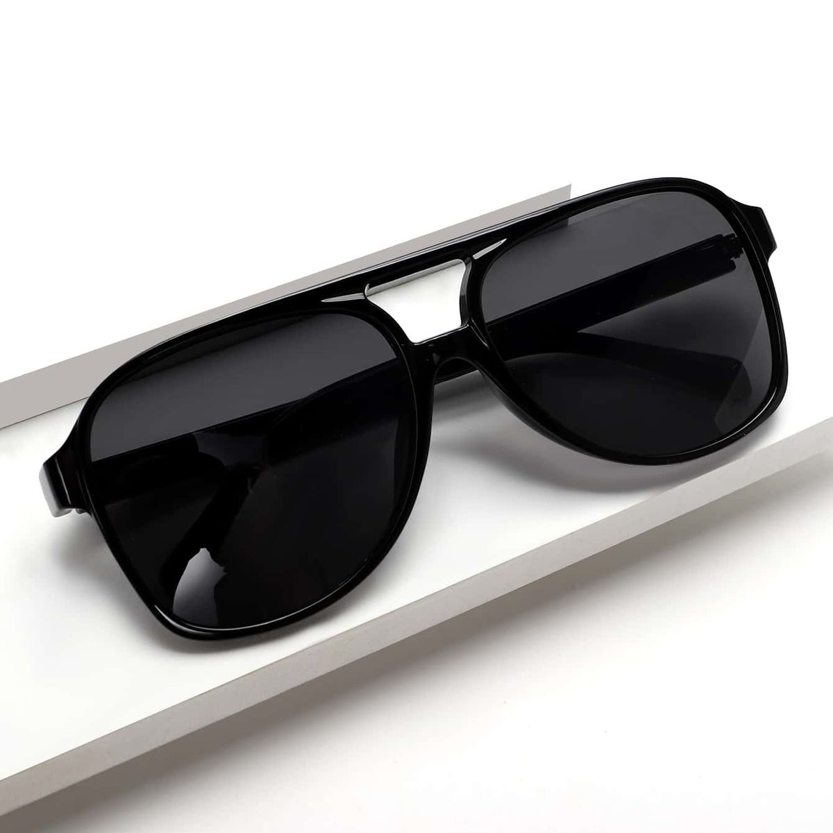 VATYERTY - Gafas de sol para mujeres cuadrado personalidad negro