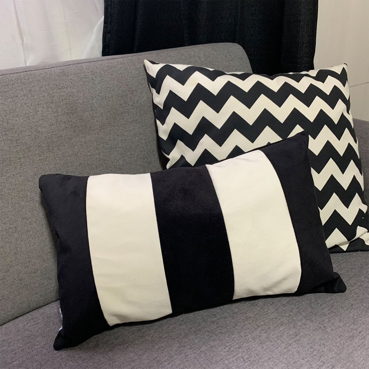 Cojin Decorativo Franjas Blanco y Negro 50x30 Relleno, marca ELIZABETH PEPER - Foto 2