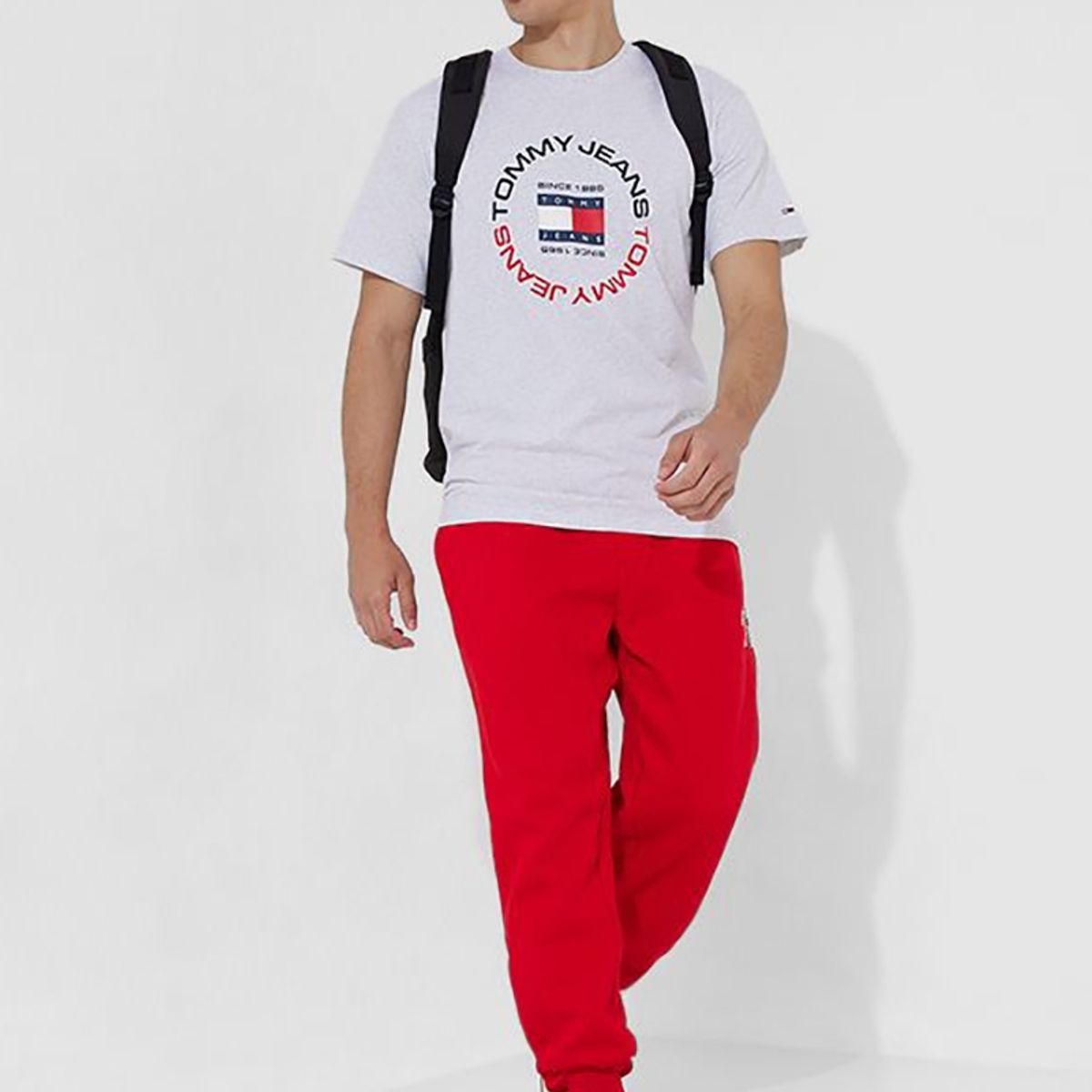 TOMMY HILFIGER - Polera Relaxed Athletic Logo Gris Hombre