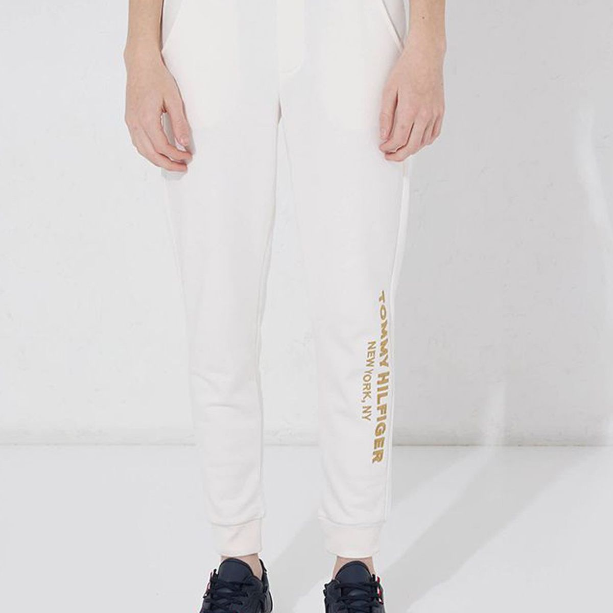 TOMMY HILFIGER - Joggers Ny Crest Logo Blanco Niño