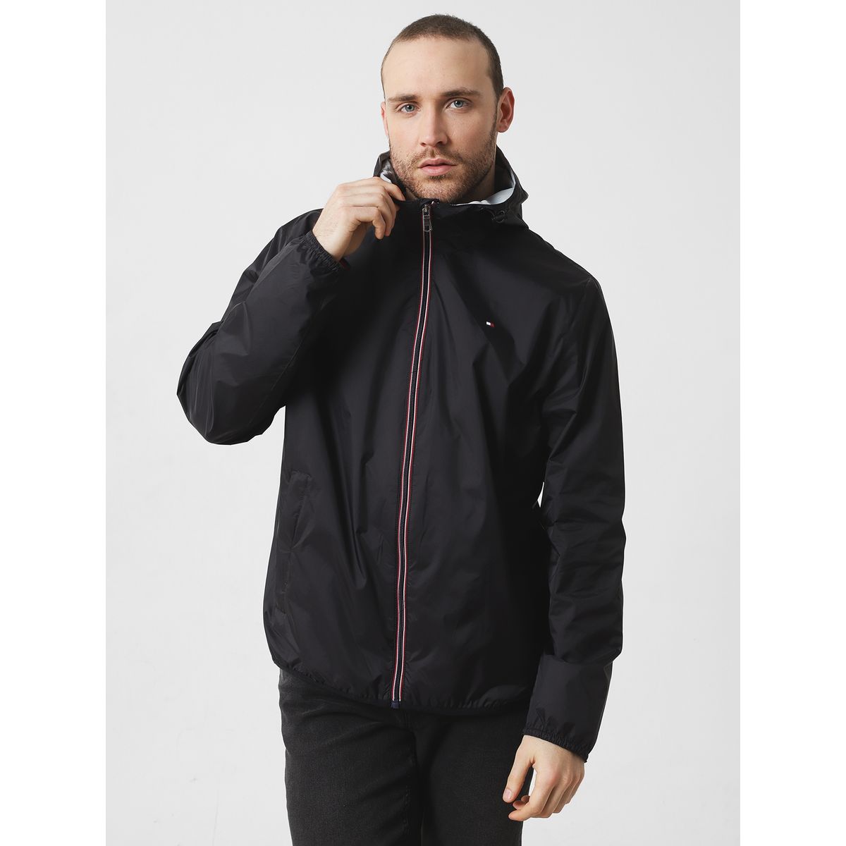 TOMMY HILFIGER - Cortaviento Essential Impermeable Con Gorro Negro Hombre