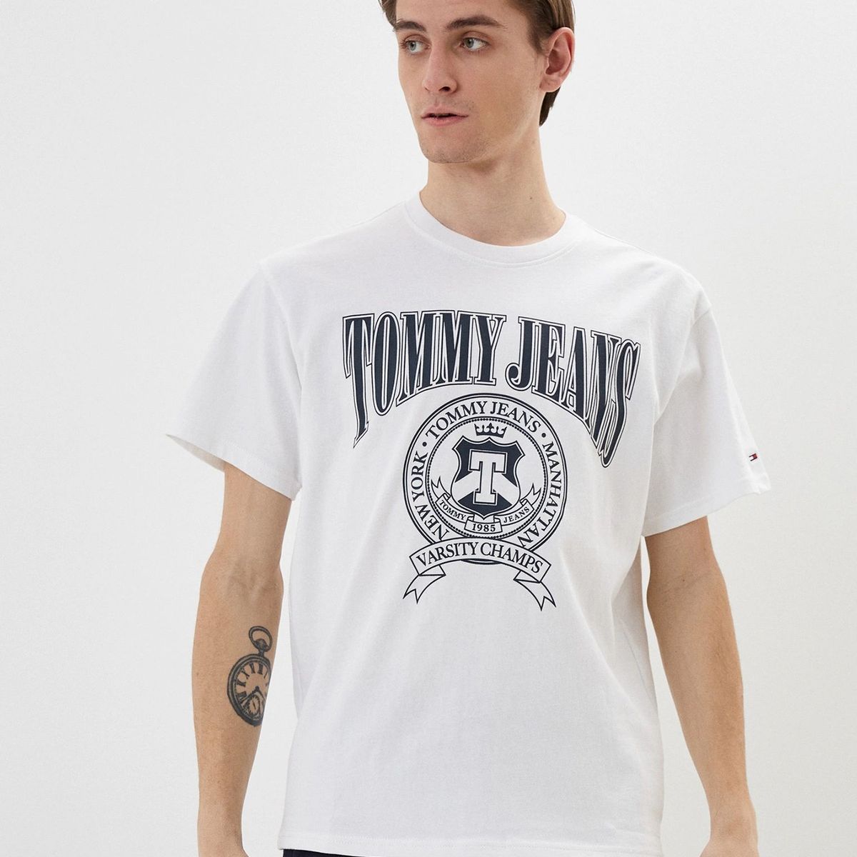 TOMMY HILFIGER - Polera Relaxed Varsity Logo Blanco Hombre