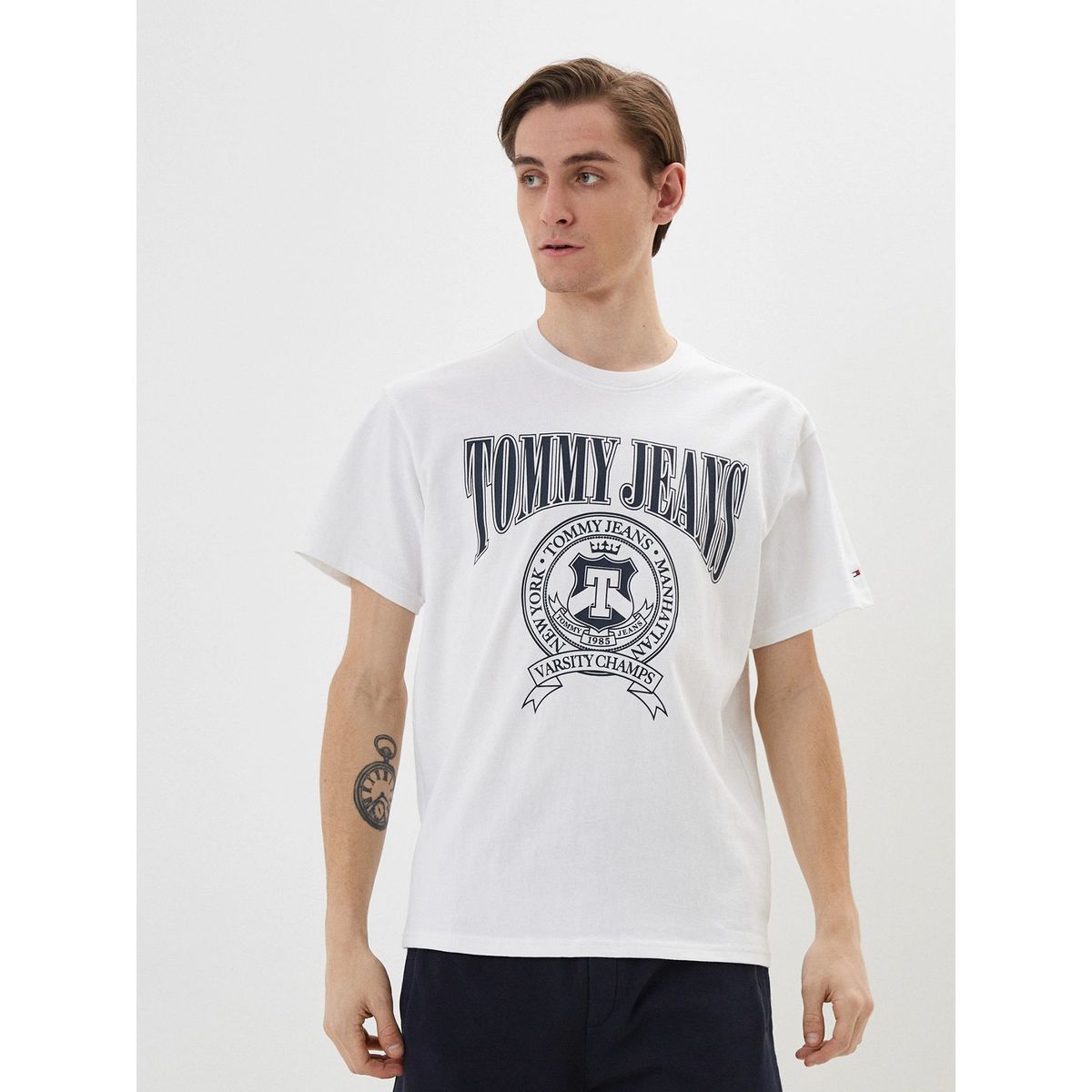 TOMMY HILFIGER - Polera Relaxed Varsity Logo Blanco Hombre