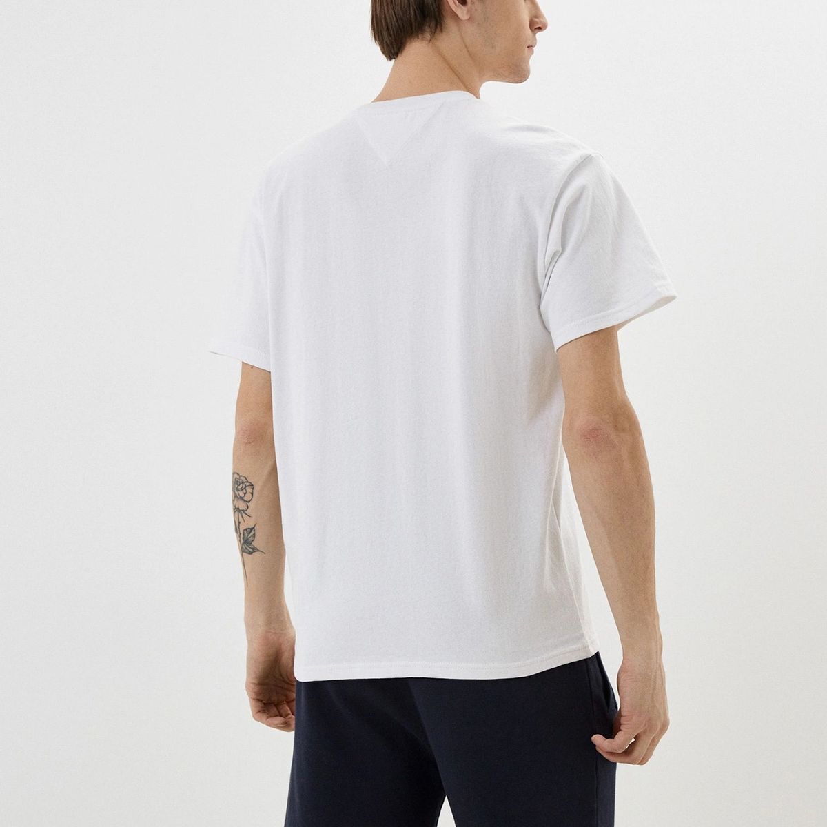 TOMMY HILFIGER - Polera Relaxed Varsity Logo Blanco Hombre