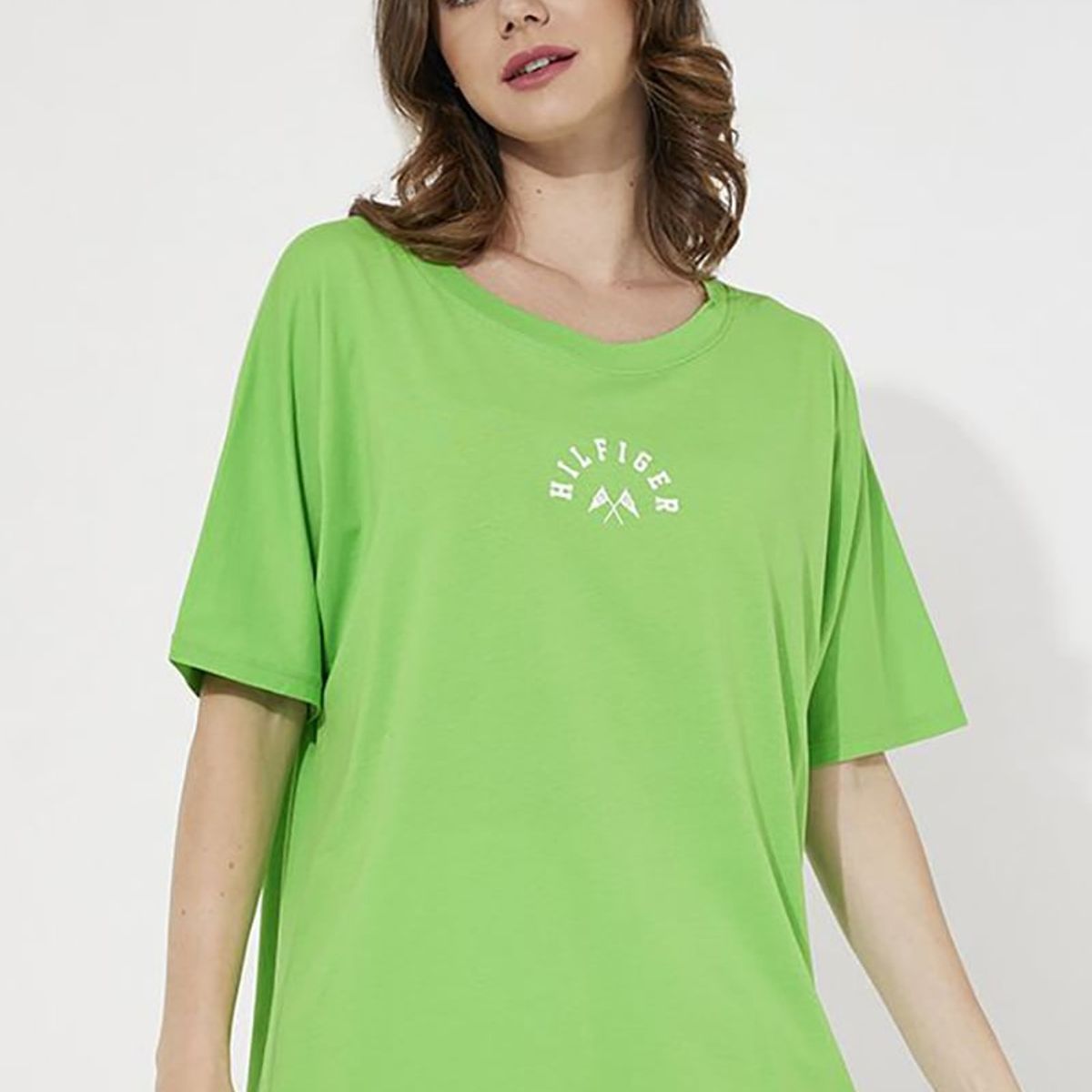 TOMMY HILFIGER - Polera Sport Relaxed Graphic Verde Mujer