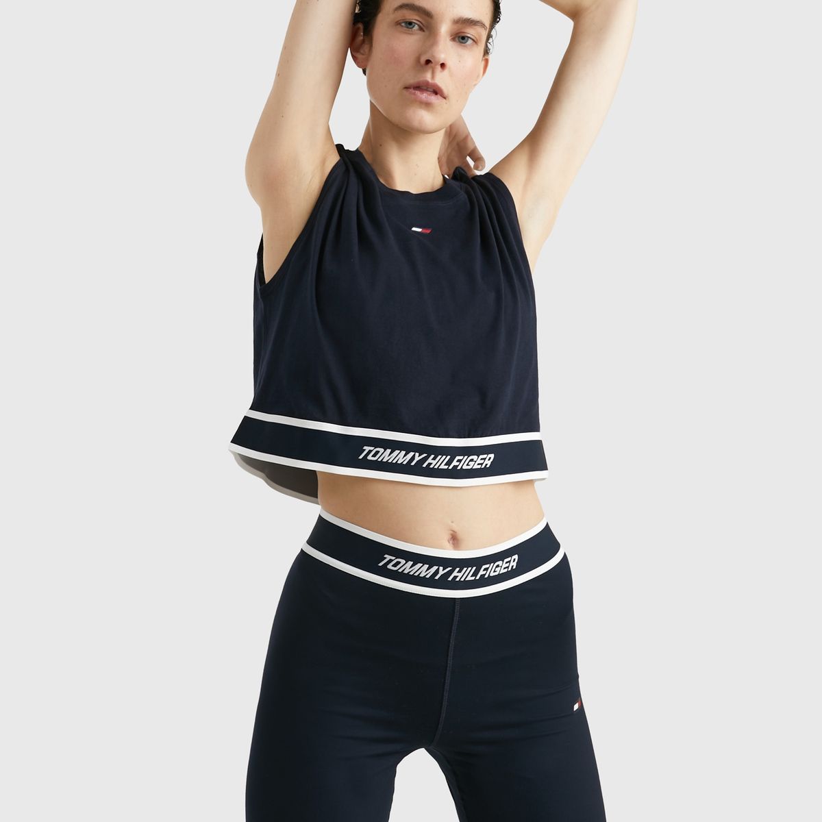 TOMMY HILFIGER - Polera Sport Sin Mangas Con Cinta Azul Mujer
