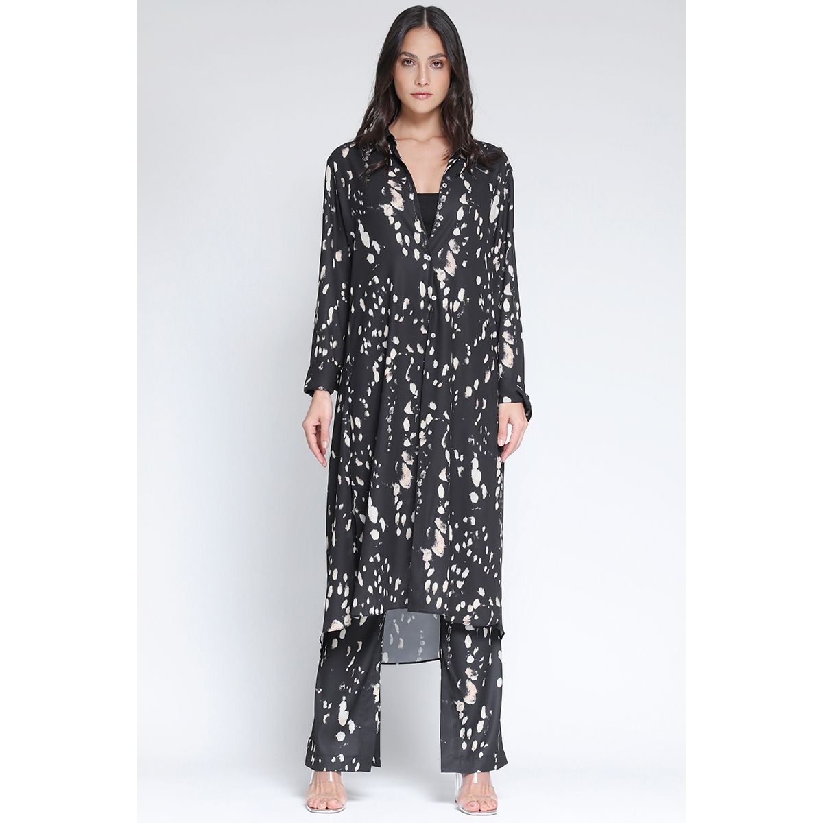 LIOLA - Camisa Extra Larga Estampado Manchas Negro Liola