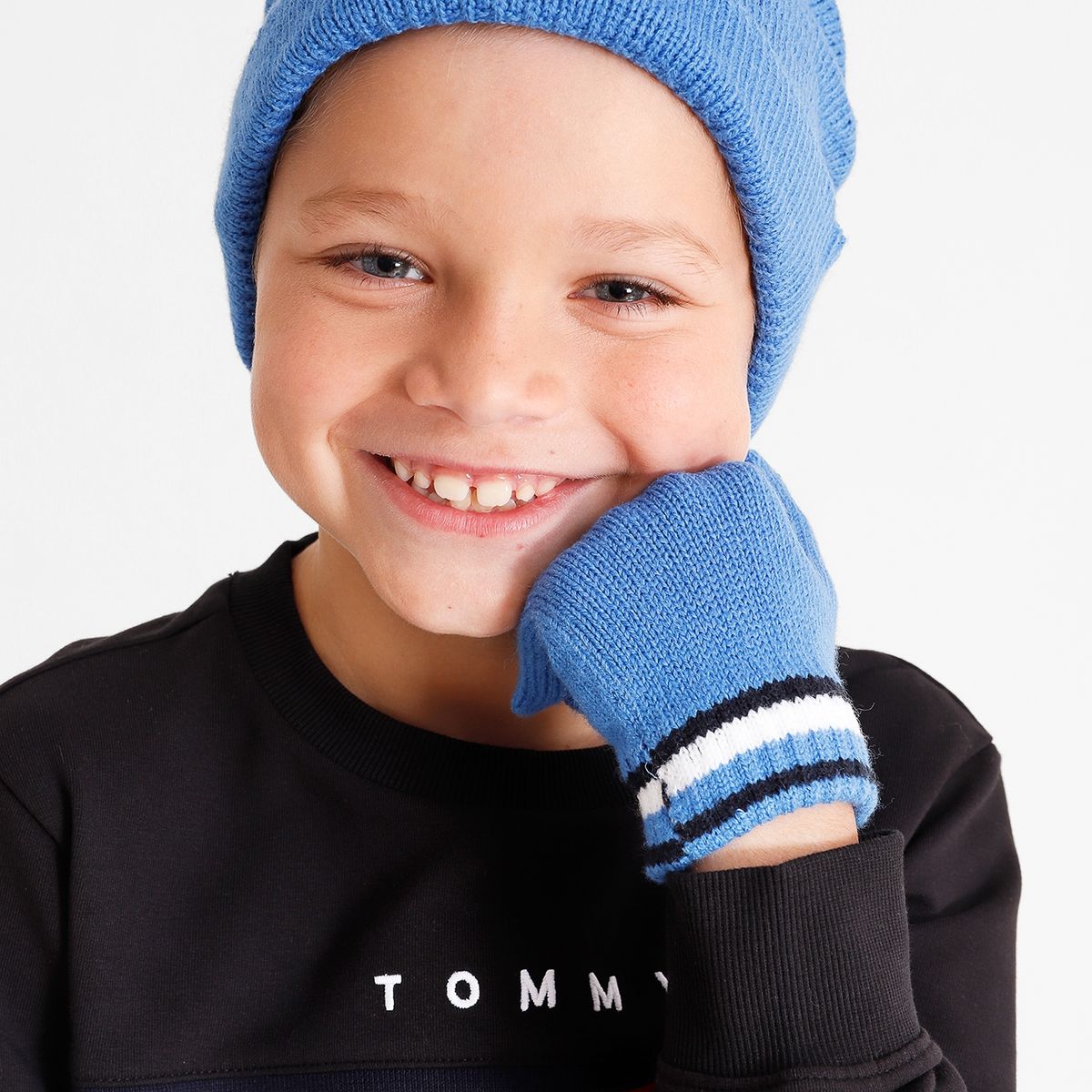 TOMMY HILFIGER - Set De Gorro Y Guantes Stripe Con Logo Celeste Niño