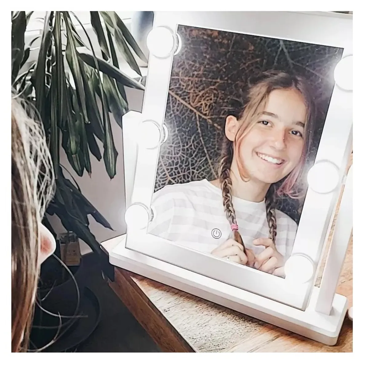 GENERICO - Espejo orientable con 6 luces LED y botón sensor